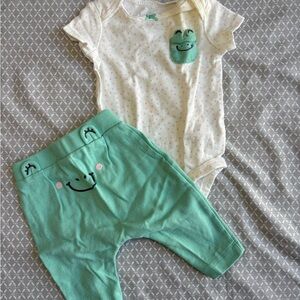 Carter’s Green and Pink Frog Set - 0-3 Months